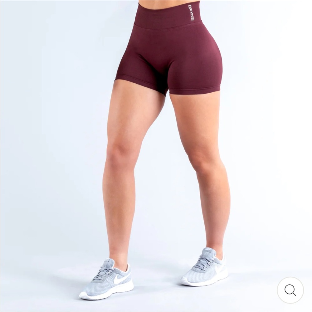 Dfyne Dynamic Shorts Burgundy